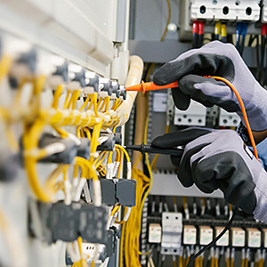 loesungswege_elektrotechnische-arbeiten-betrieb-industrie-handwerk.jpg