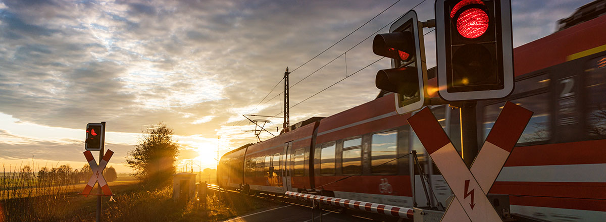 Leichtsinn und Unaufmerksamkeit sind Hauptursachen für Unfälle an Bahnübergängen