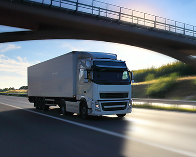 TÜV Report Nutzfahrzeug, Lkw auf Autobahn
