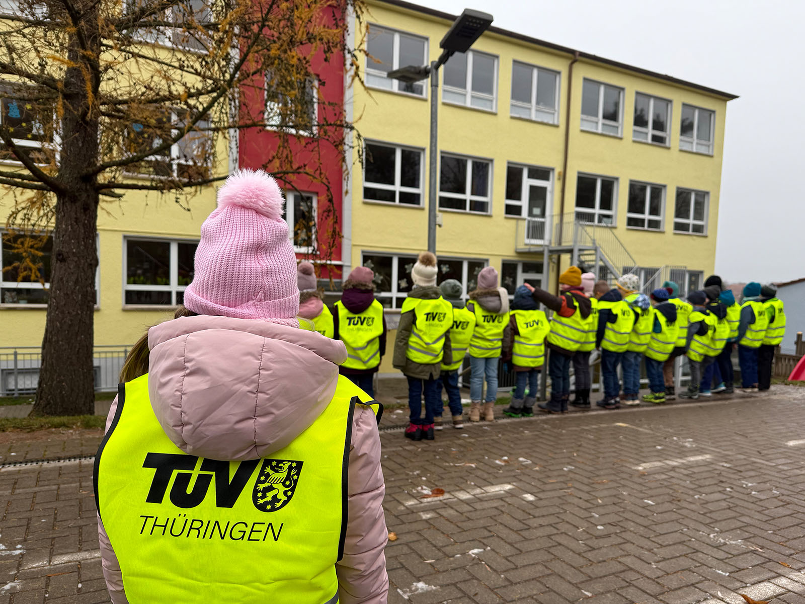 Warnwesten für Erstklässler der Grundschule Pfaffschwende