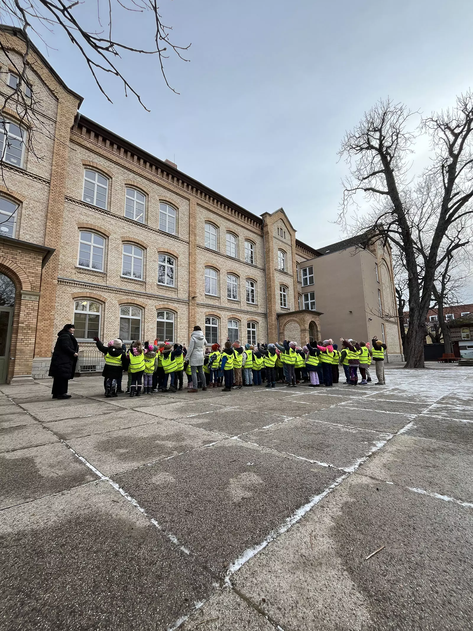 Warnwesten für Erstklässler der Moritzschule Erfurt
