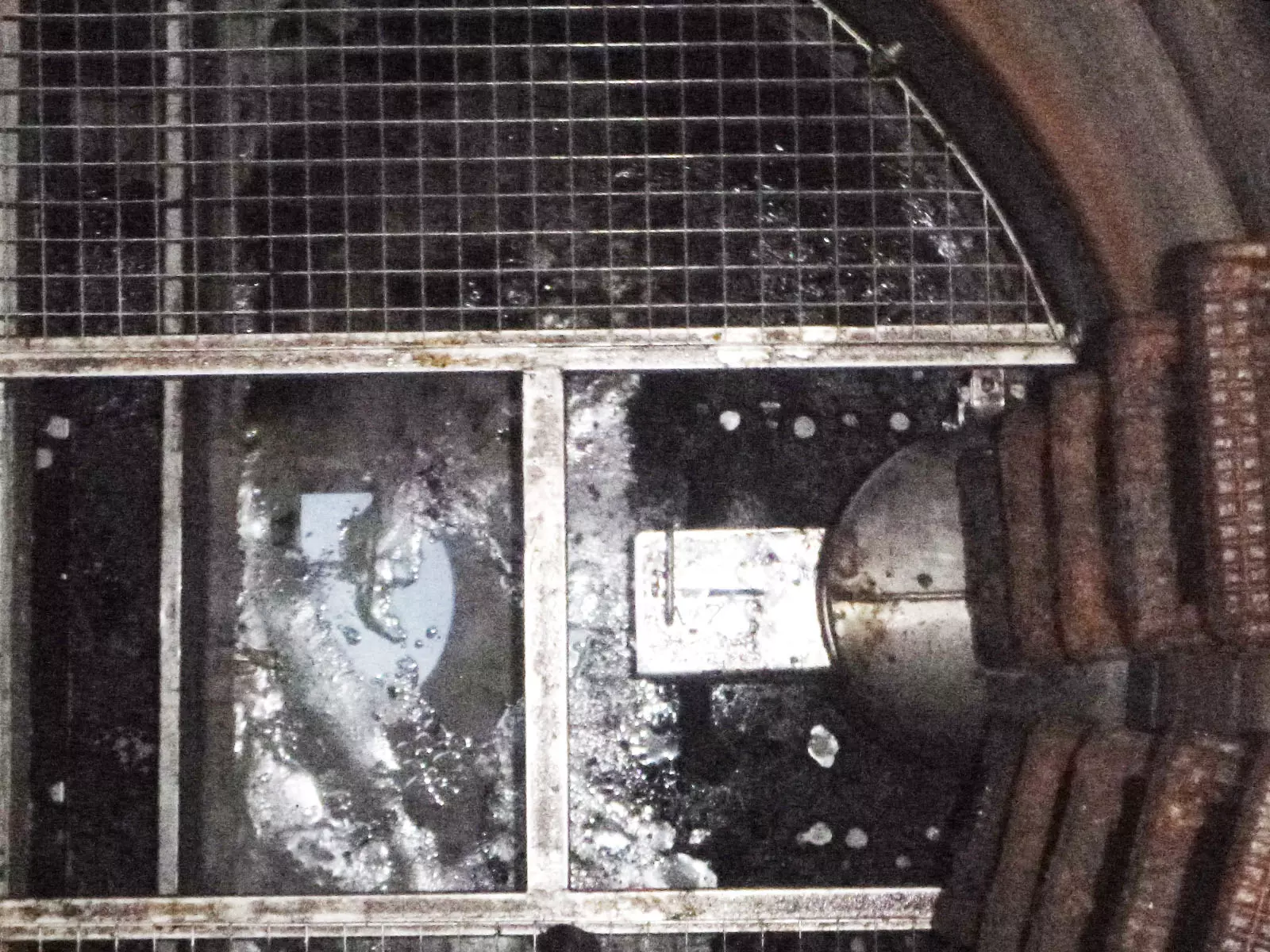 TÜV Thüringen Umweltexperten beheben Probleme mit Rückstaukanal unter vielbefahrener Bundesstraße
