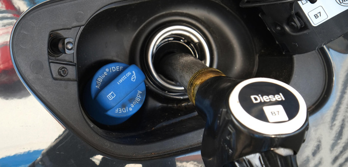 ADAC warnt Dieselfahrer in MV vor Engpässen: Tanken Sie jetzt AdBlue nach!