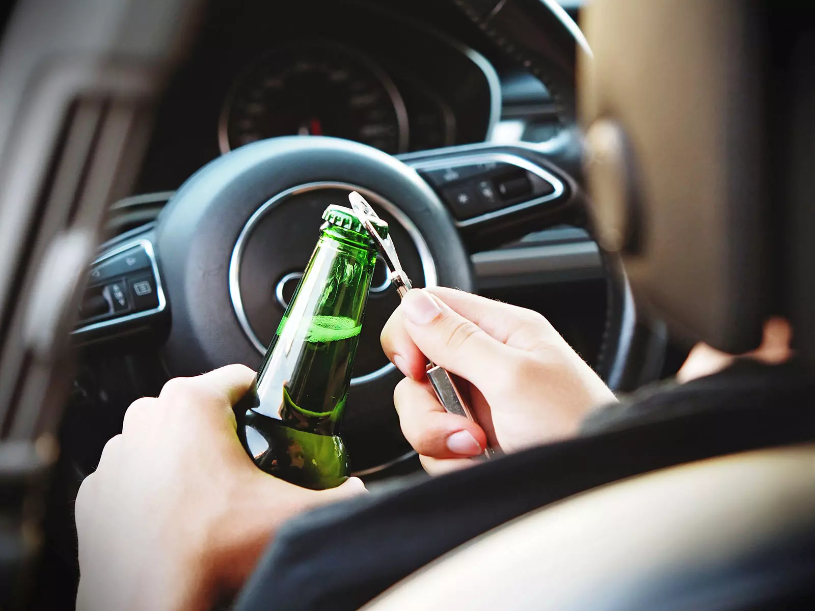 TÜV-Verband-Umfrage: 81 Prozent fordern absolutes Alkoholverbot am Steuer