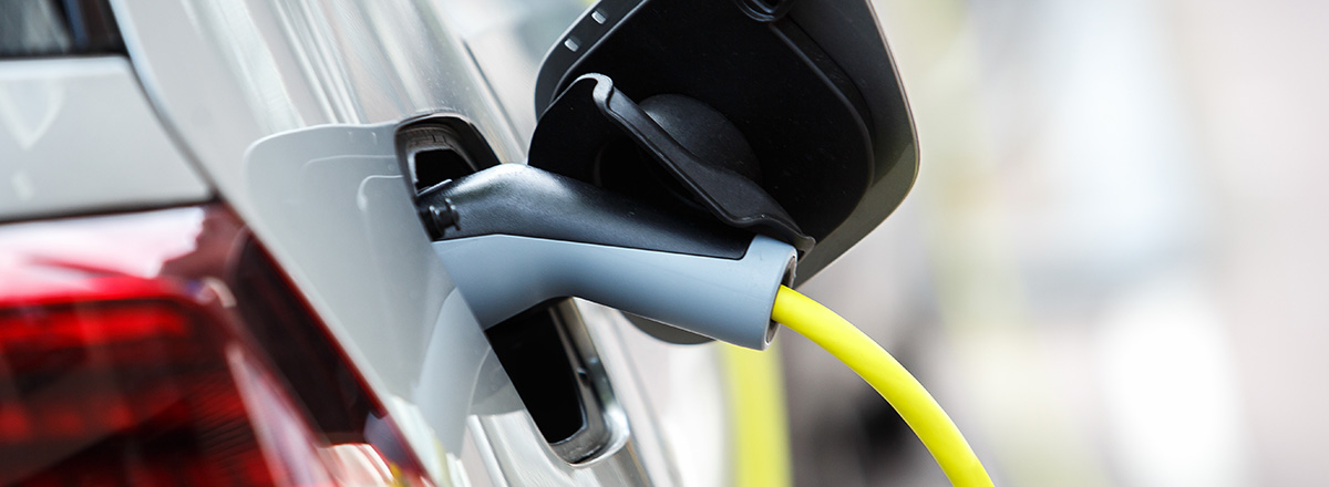 Ladekabel an einem Elektroauto